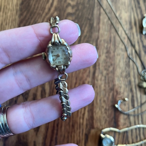 Vintage Gold Plated Clip Earrings Brooch Watches String Necklace - Picture 2 of 5